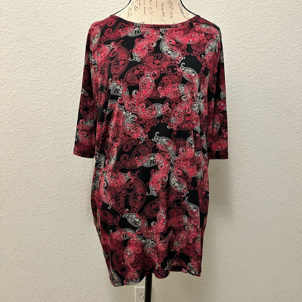 Women’s Top Paisley Red